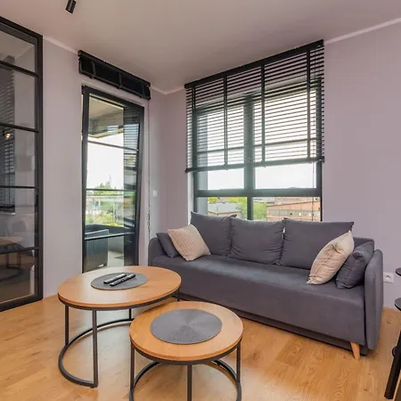 Doki - Black & White By Grand Lejlighed