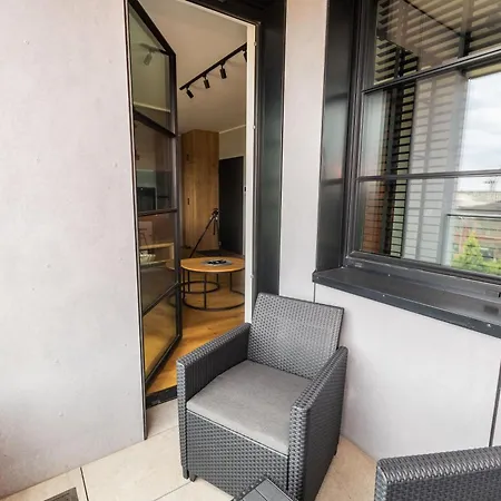 Doki - Black & White By Grand Gdańsk