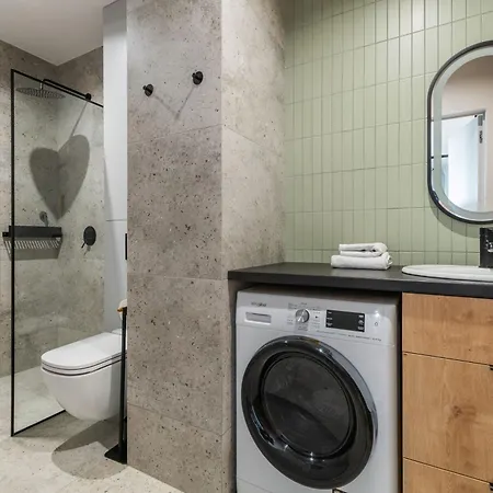 Doki - Black & White By Grand Lejlighed *