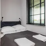 Doki - Black & White By Grand Apartment