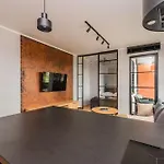 Doki - Black & White By Grand Apartment *